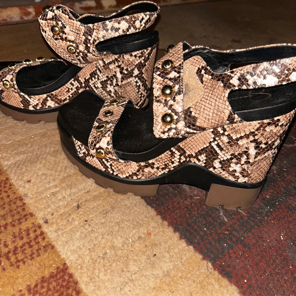 Snake skin sandal wedge